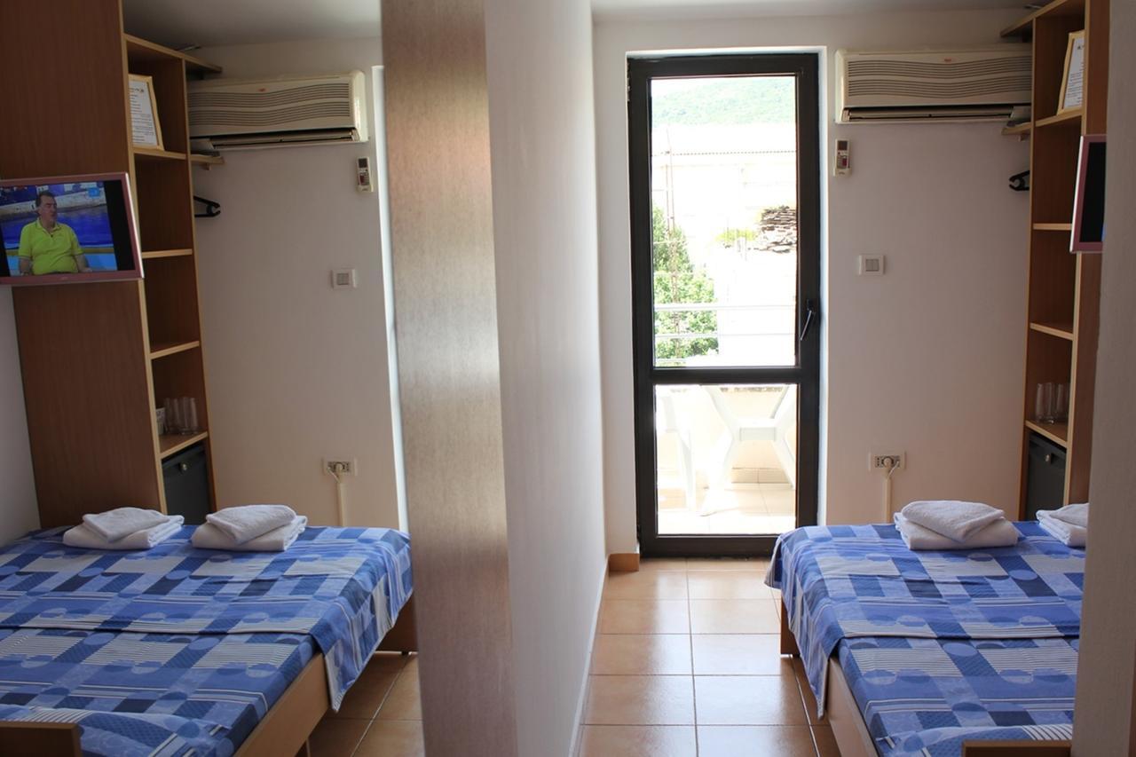 Apartments Mare Budva Phòng bức ảnh