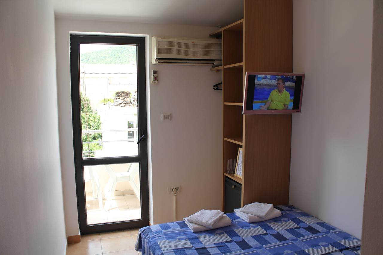 Apartments Mare Budva Phòng bức ảnh