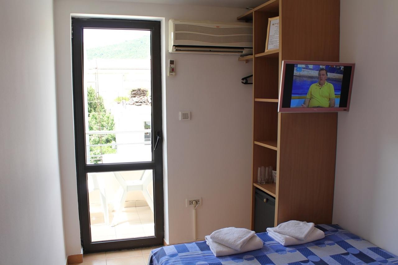 Apartments Mare Budva Phòng bức ảnh