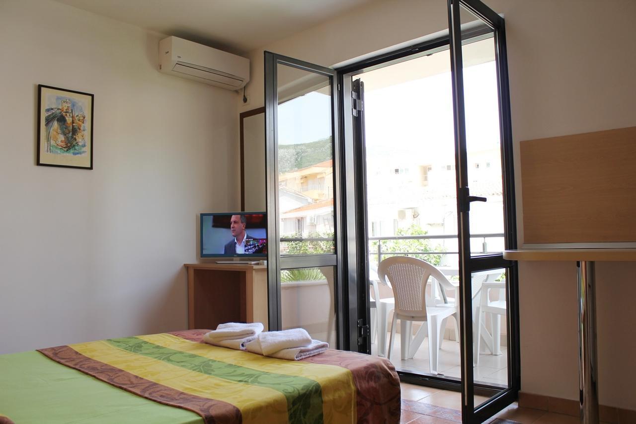 Apartments Mare Budva Phòng bức ảnh